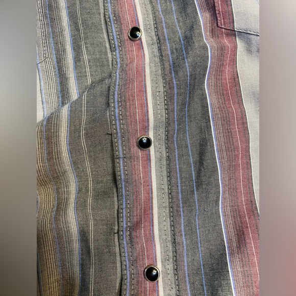 Wrangler button snap single stitch X-long tails.  Size 18. - Picture 4 of 10